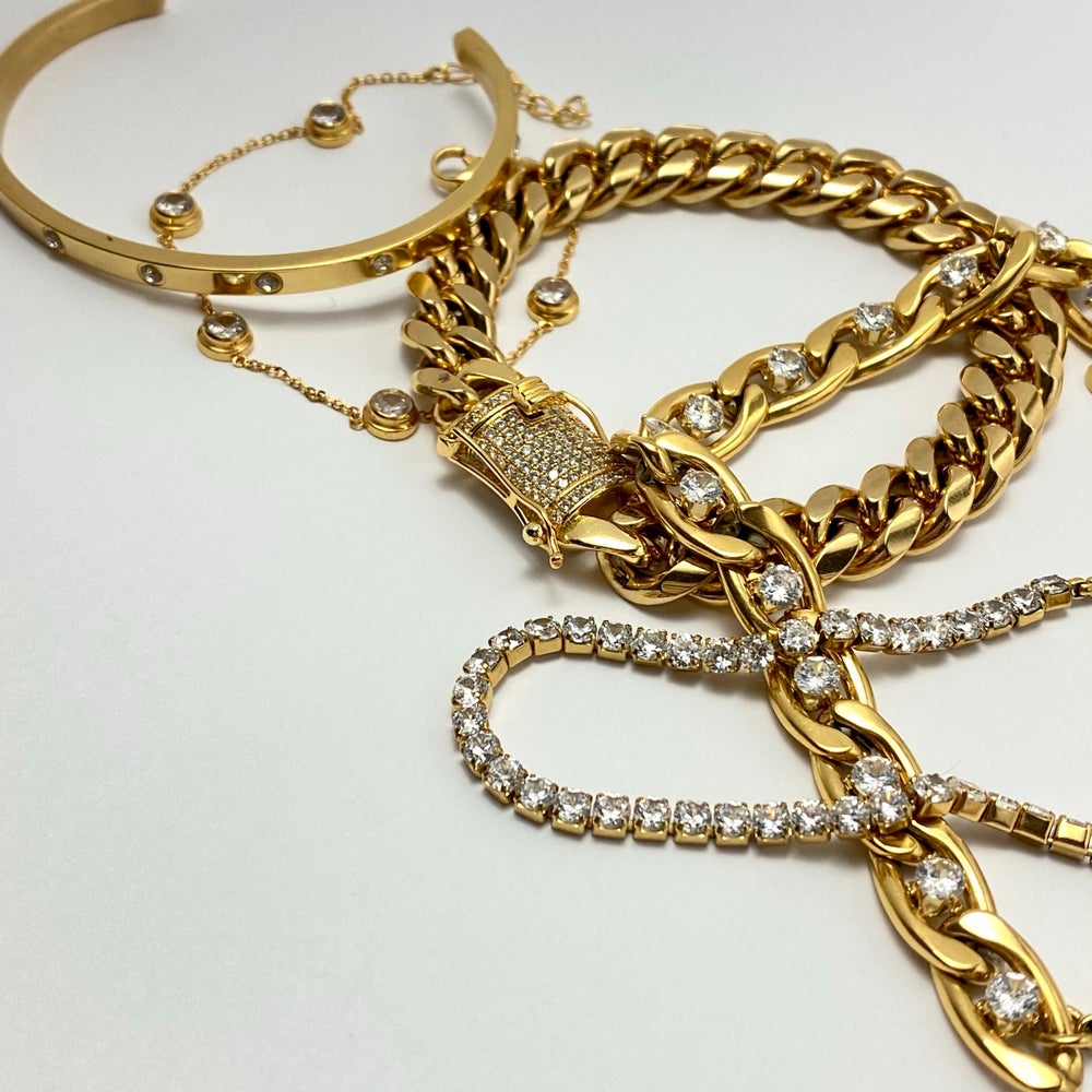 Toggle tennis bracelet